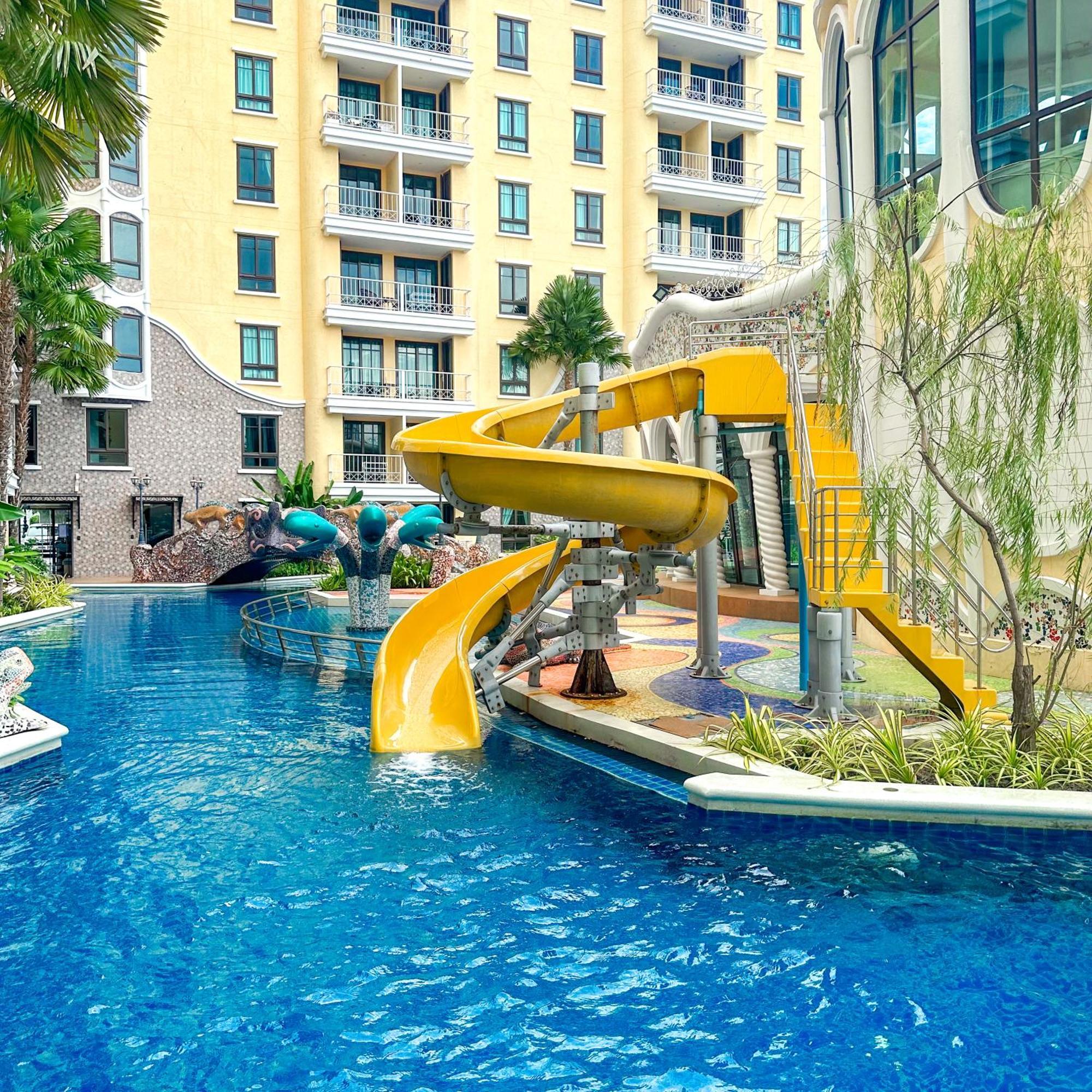 Espana Resort Jomtien Beach Pattaya Bagian luar foto