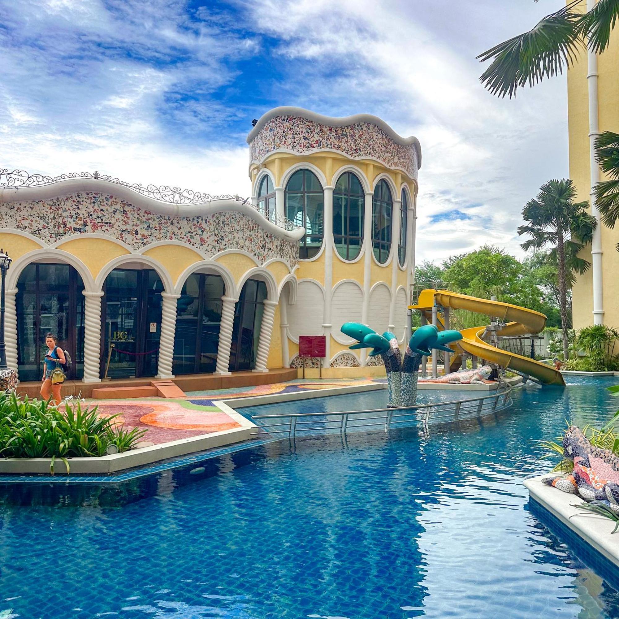 Espana Resort Jomtien Beach Pattaya Bagian luar foto