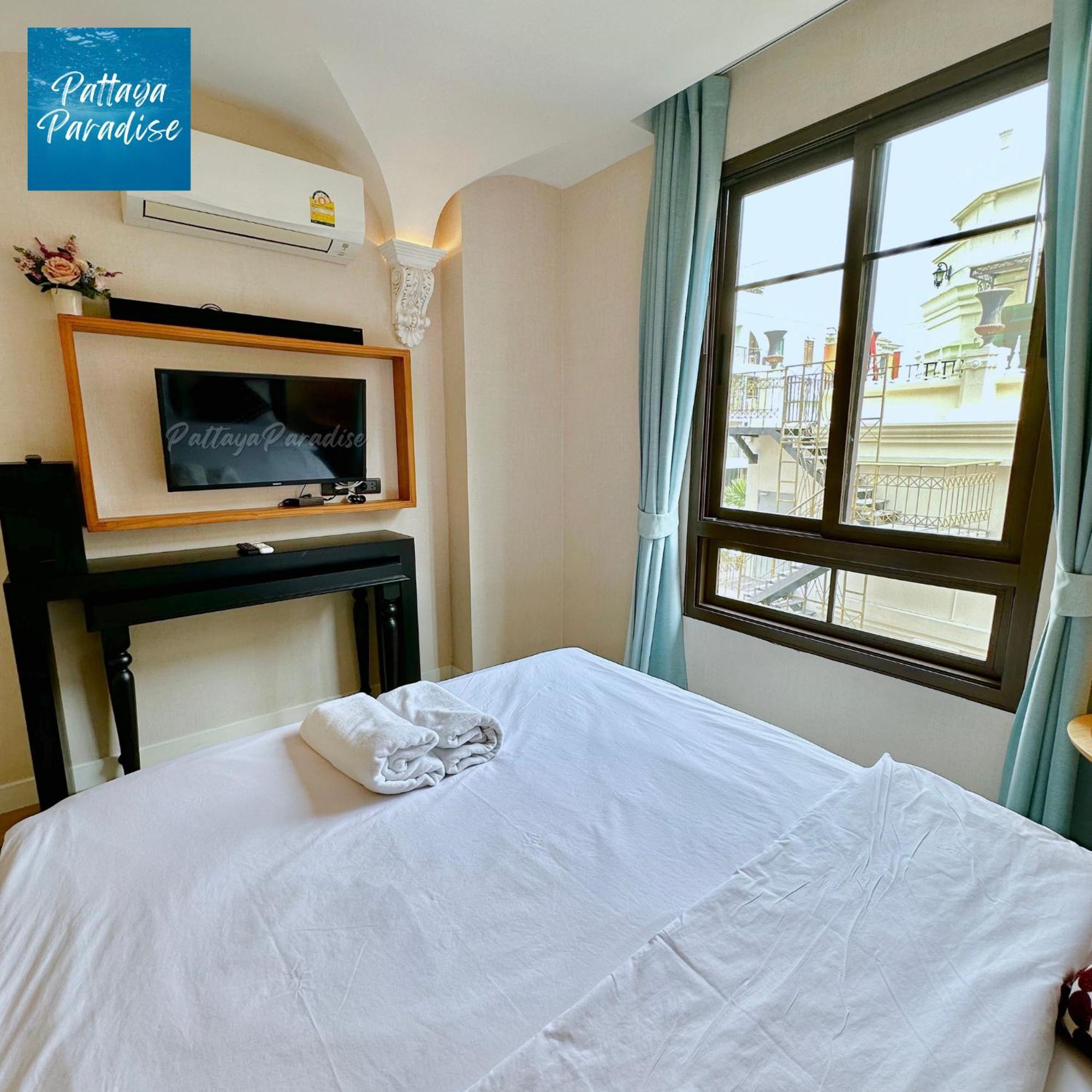 Espana Resort Jomtien Beach Pattaya Bagian luar foto